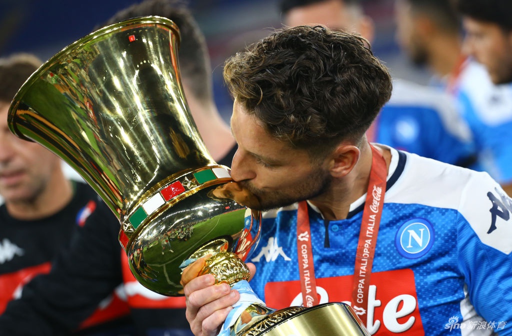 关于那不勒斯训练开放日，国际比赛日迎来里程碑引欢呼，意大利杯在即，身体对抗强度拉满的信息-爱游戏