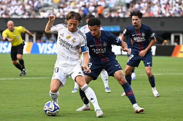 巴黎圣日耳曼训练开放日；加时末段强势反弹引欢呼；意大利杯在即；赛程密集仍需轮换(巴黎圣日耳曼)