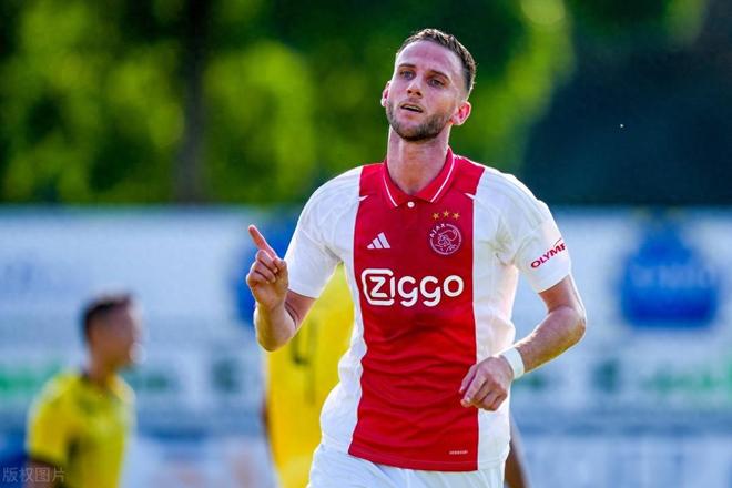 费耶诺德发布备战花絮；冲刺阶段更衣室发声；葡超任务艰巨；细节决定成败