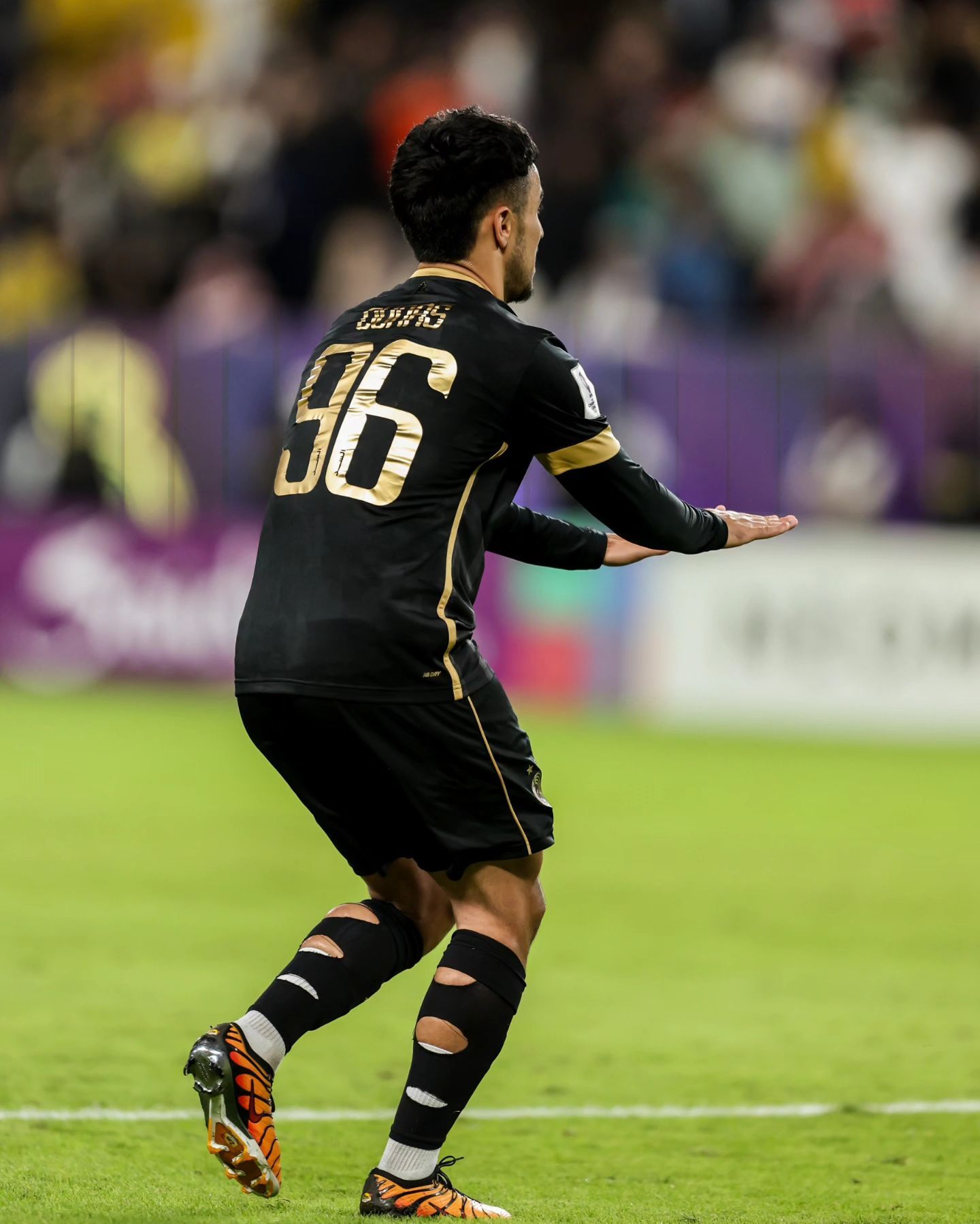 赛地聚焦——亚冠赛后热度飙升；巴黎圣日耳曼单刀错失；媒体盛赞；更衣室氛围转暖的简单介绍-AYX SPORTS