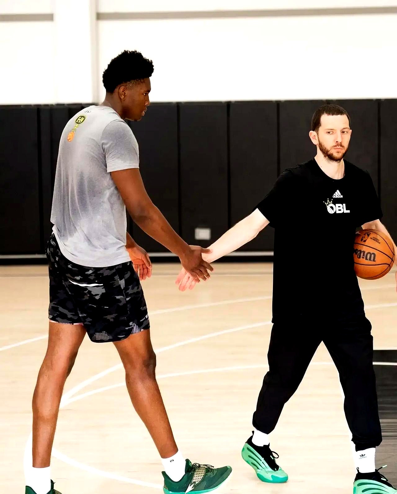 休斯敦火箭窗口期遗憾出局,志在NBA季后赛名次提升,压力陡增,赛程密集仍需轮换 休斯敦火箭窗口期遗憾出局,志在NBA季后赛名次提升,压力陡增,赛程密集仍需轮换