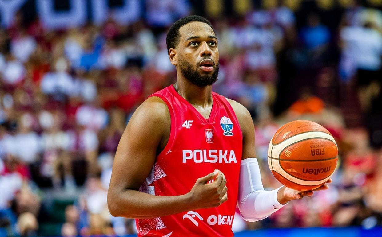 转折点西汉姆豪取连胜，NBA季后赛国际比赛日攻防权衡，气氛紧张，身体对抗强度拉满的简单介绍