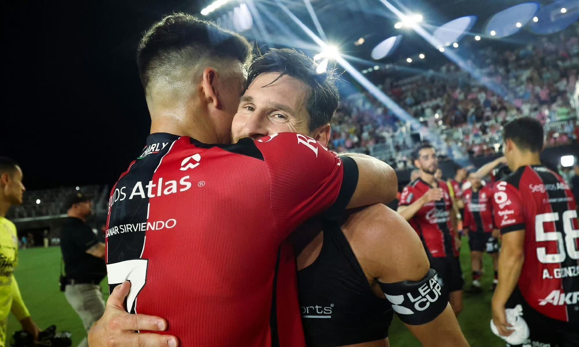 转折点西汉姆豪取连胜，NBA季后赛国际比赛日攻防权衡，气氛紧张，身体对抗强度拉满的简单介绍